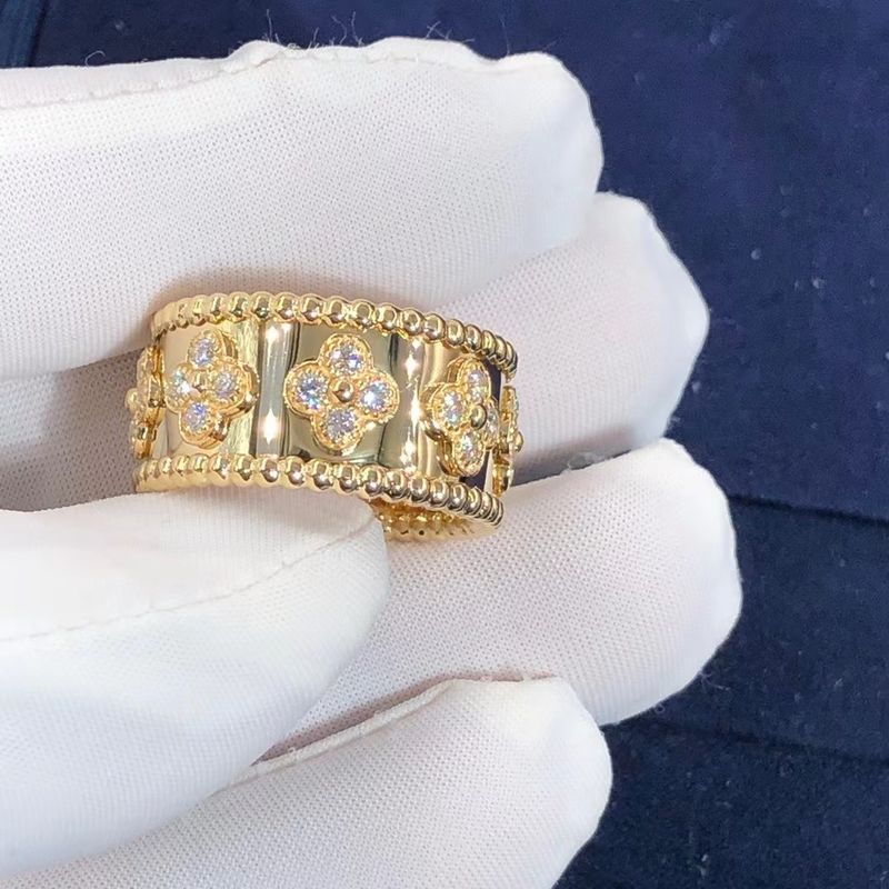 Jakość Średni model VCA Van Cleef Perlee Clover Ring 18-karatowe złoto Wsparcie prywatnej personalizacji fabryka