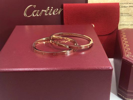 Jakość LOVE 18-karatowa złota bransoletka Mały model 6 diamentów dla kobiet / mężczyzn fabryka