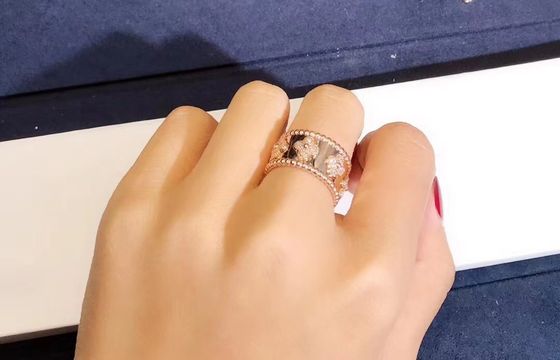 Jakość Średni model VCA Van Cleef Perlee Clover Ring 18-karatowe złoto Wsparcie prywatnej personalizacji fabryka