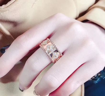 Jakość Średni model VCA Van Cleef Perlee Clover Ring 18-karatowe złoto Wsparcie prywatnej personalizacji fabryka