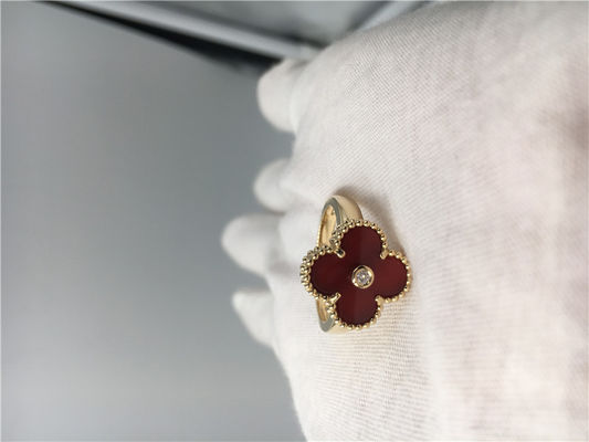 Jakość Unikalne pierścionki zaręczynowe z żółtego złota Okrągły diament, pierścionek w stylu Vintage Alhambra z karneolem fabryka