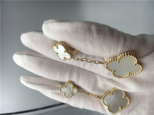 Jakość Kolczyki Van Cleef z 2 motywami, 18-karatowe żółte złoto Van Cleef kolczyki z masy perłowej fabryka