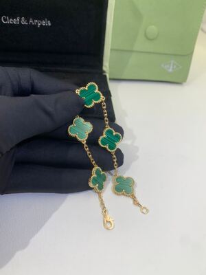 Damska bransoletka Van Cleef And Arpels Alhambra 5 motywów Żółte złoto Malachit VCARL80900
