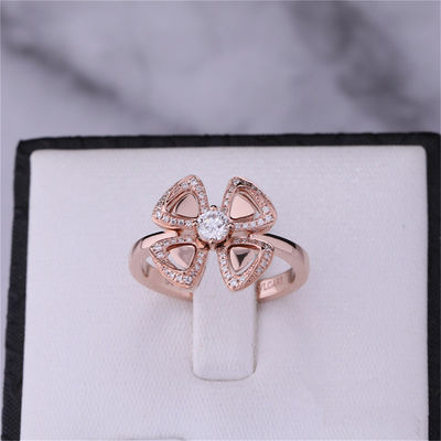 Jakość Roman Love Flower Pierścionek Fiorever 18-karatowe różowe złoto Pierścionek wysadzany centralnym diamentem i diamentami pavé fabryka